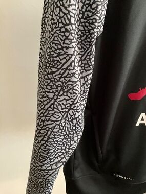 Air Jordan Jumpman Youth Large Therma Pullover Hoodie Black Grey Red